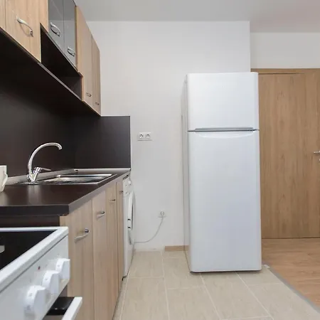 Modern And Bright Near Center - Free Parking Apartmanhotel
