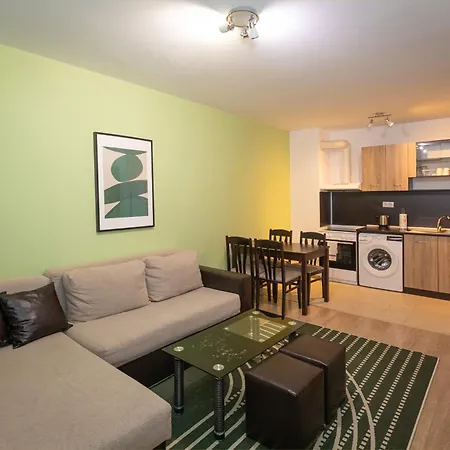 Apartmanhotel Modern And Bright Near Center - Free Parking