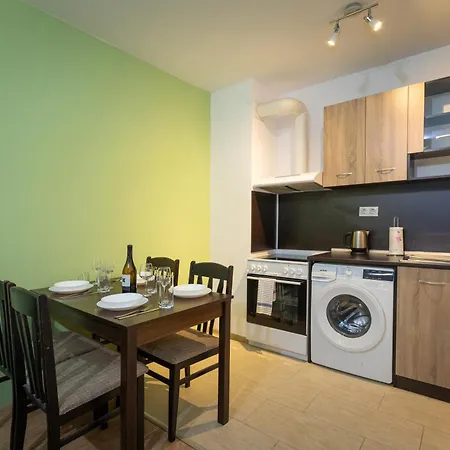 Modern And Bright Near Center - Free Parking Σόφια