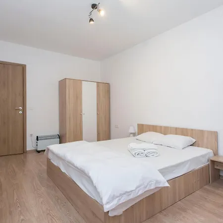 Modern And Bright Near Center - Free Parking Aparthotel Sofia