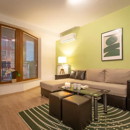 Aparthotel Modern And Bright Near Center - Free Parking *